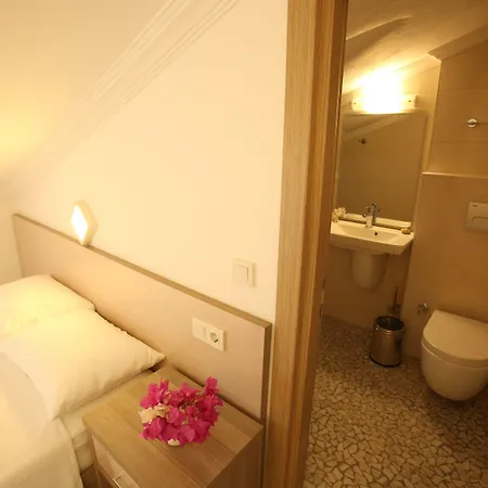 Aria Doria Hotel 2*